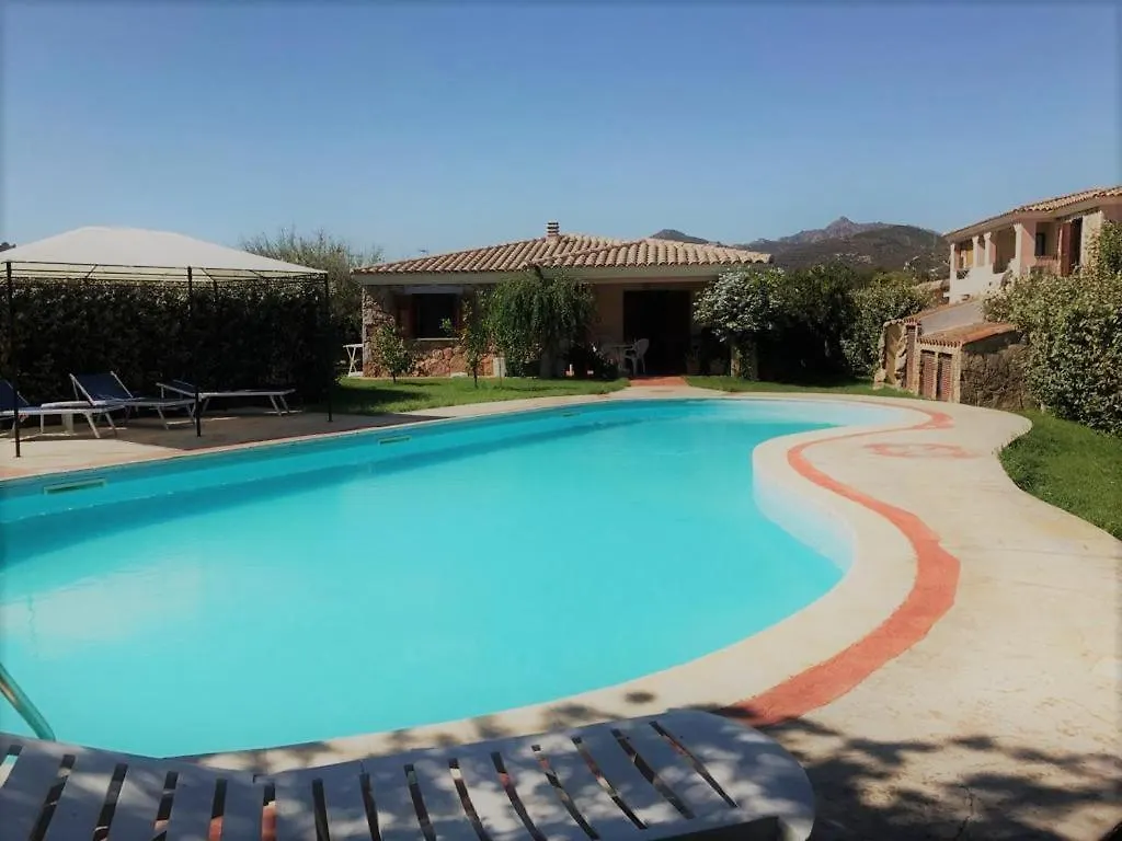 Hébergement de vacances Villa Casa Piscina Fois à San Teodoro