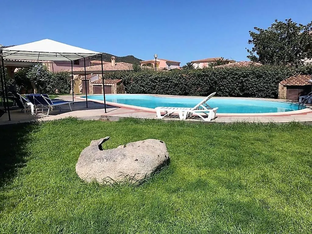 Villa Casa Piscina Fois à San Teodoro  Italie